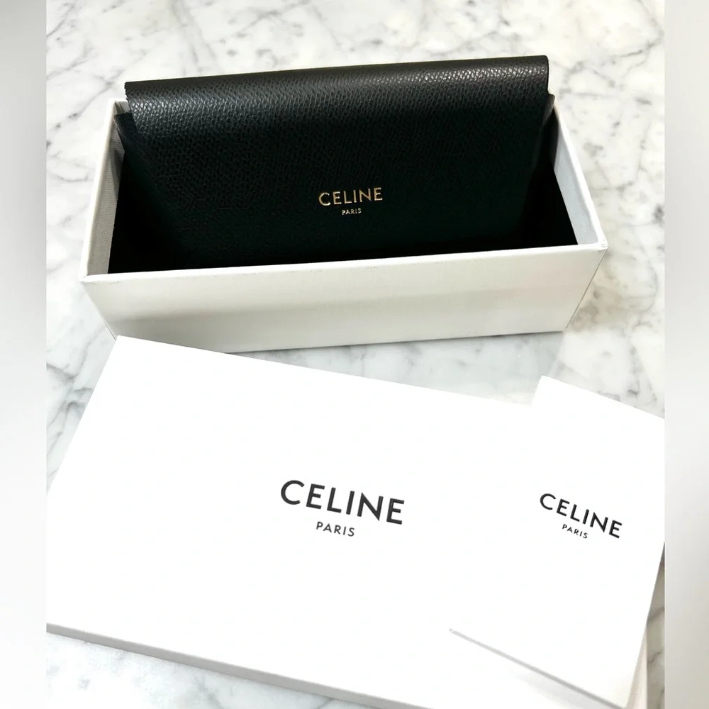 Celine 🦊 🕶️